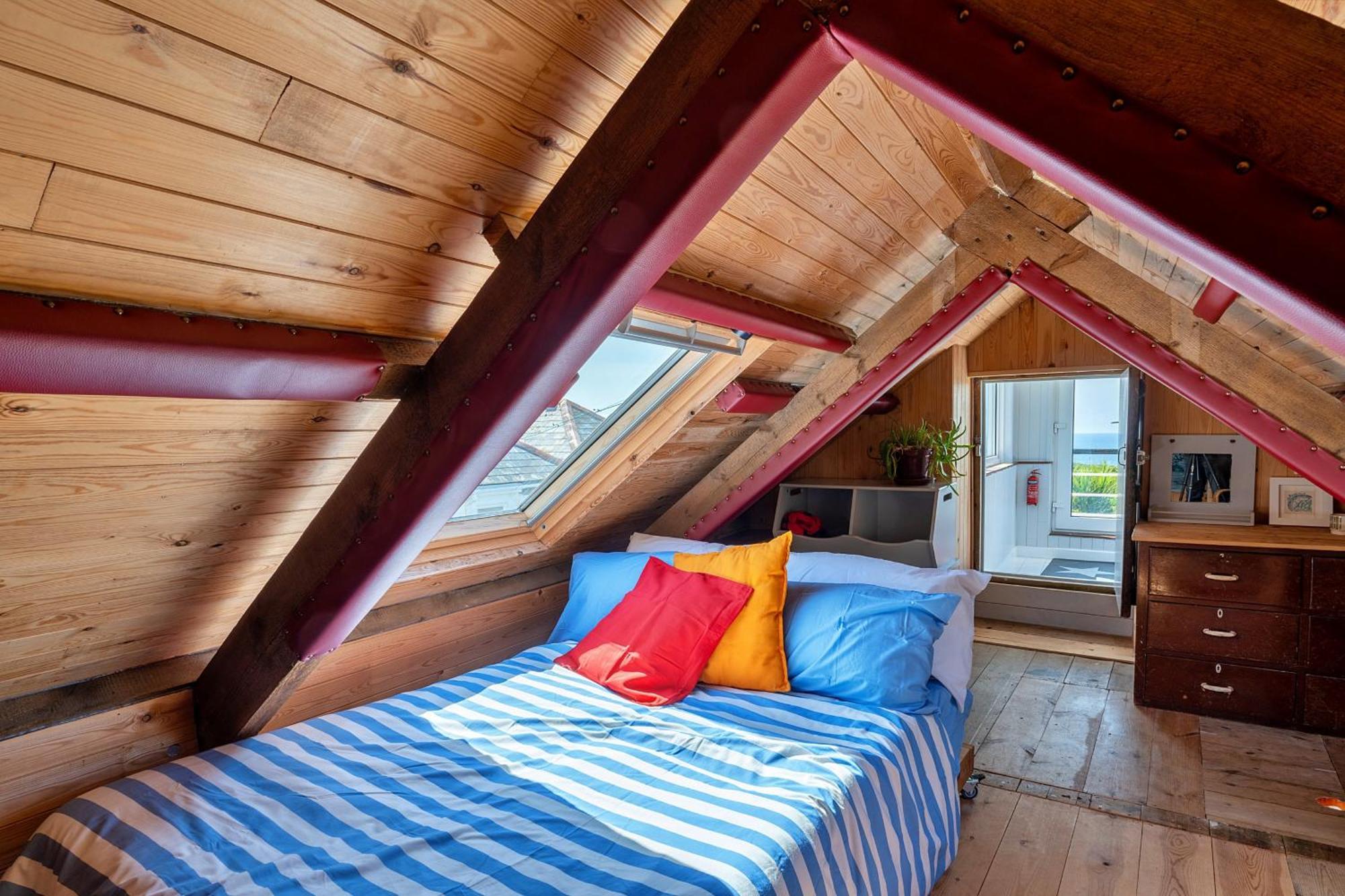 Finest Retreats - The Watchtower At Western Watch Lower Boscaswell Exterior foto